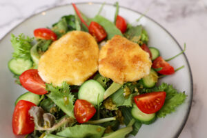 Pan-fried mozzarella salad